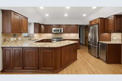 2528 Sun Valley Road, Lisle, IL 60532 - Photo 10
