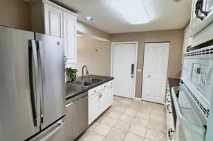 1619 Camberley Ct, Bartlett, IL 60103 - Photo 6