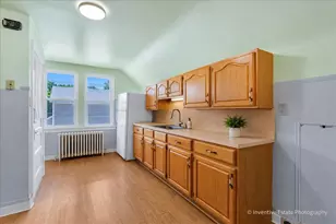 8101 White Ave, Lyons, IL 60534 - Photo 12