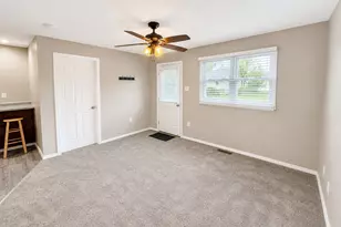 202 W Cedar St, Leroy, IL 61752 - Photo 6