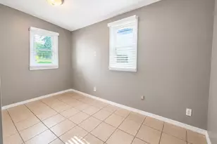202 W Cedar St, Leroy, IL 61752 - Photo 16