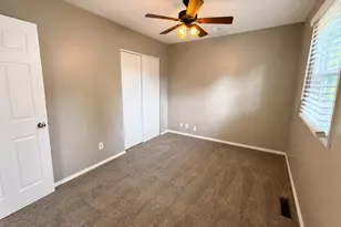 202 W Cedar St, Leroy, IL 61752 - Photo 26