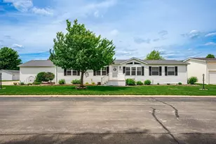 5604 Irving Blvd, Machesney Park, IL 61115 - Photo 2