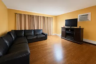 3425 83rd St, Woodridge, IL 60517 - Photo 2