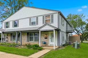 712 Shaw Ct, Schaumburg, IL 60194 - Photo 1