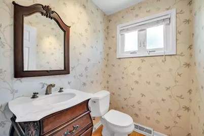1050 Higgins Road #B, Park Ridge, IL 60068 - Photo 14