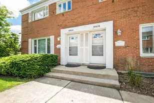 1050 Higgins Rd, Park Ridge, IL 60068 - Photo 4