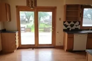 7613 161st Pl, Tinley Park, IL 60477 - Photo 2