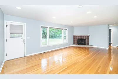 33 Briarwood Lane, Palatine, IL 60067 - Photo 2