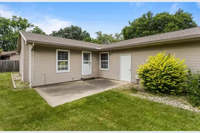 2107 Gunn Drive, Champaign, IL 61821 - Photo 8