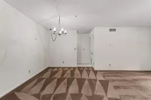 2107 Gunn Dr, Champaign, IL 61821 - Photo 10