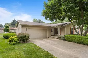 2107 Gunn Dr, Champaign, IL 61821 - Photo 2