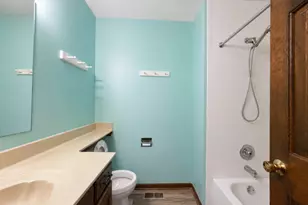 1696 Vermont Dr, Elk Grove Village, IL 60007 - Photo 18