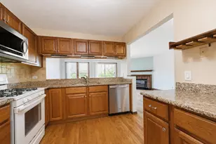 1696 Vermont Dr, Elk Grove Village, IL 60007 - Photo 2