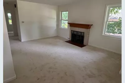 150 Woodland Road, Libertyville, IL 60048 - Photo 2