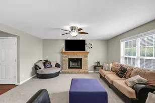 3905 Wildflower Dr, Champaign, IL 61822 - Photo 12