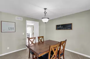 3905 Wildflower Dr, Champaign, IL 61822 - Photo 8