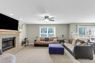 3905 Wildflower Dr, Champaign, IL 61822 - Photo 10