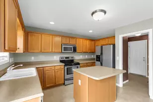 3905 Wildflower Dr, Champaign, IL 61822 - Photo 18