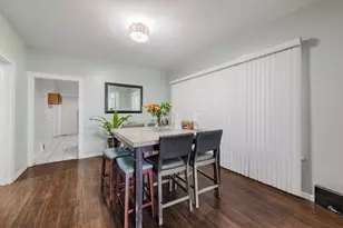 6733 S Campbell Ave, Chicago, IL 60629 - Photo 8