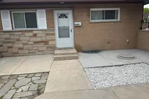 7323 N Damen Ave, Chicago, IL 60645 - Photo 1