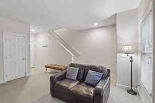 142 Dawson Dr, Elgin, IL 60120 - Photo 22