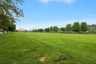 142 Dawson Dr, Elgin, IL 60120 - Photo 32