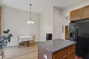 142 Dawson Dr, Elgin, IL 60120 - Photo 8