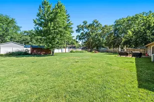 11 Scarsdale Rd, Montgomery, IL 60538 - Photo 4
