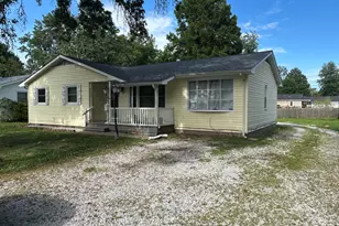 11 Holiday Terrace, Centralia, IL 62801 - Photo 2