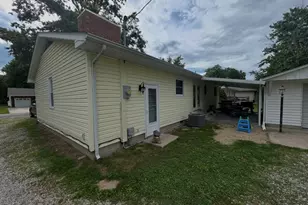 11 Holiday Terrace, Centralia, IL 62801 - Photo 16