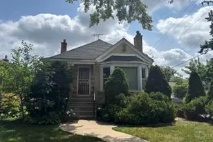 11841 S Campbell Ave, Chicago, IL 60655 - Photo 2