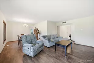 23W222 Westchester Ct, Glen Ellyn, IL 60137 - Photo 8