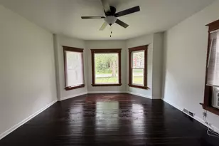 416 College Ave, Dekalb, IL 60115 - Photo 6