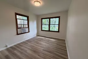 416 College Ave, Dekalb, IL 60115 - Photo 8