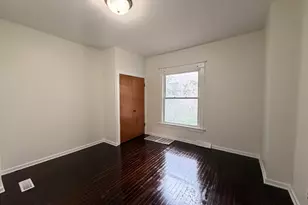 416 College Ave, Dekalb, IL 60115 - Photo 10
