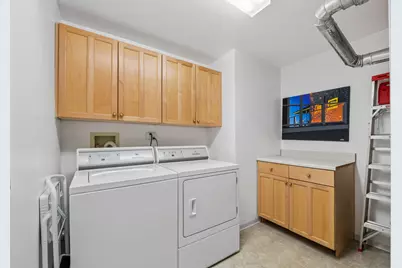 33 W Huron Street #606, Chicago, IL 60654 - Photo 22