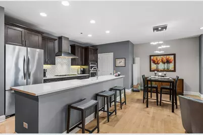 33 W Huron Street #606, Chicago, IL 60654 - Photo 4