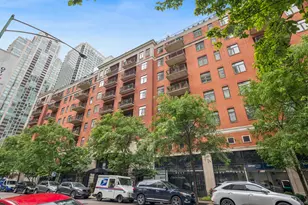 33 W Huron St, Chicago, IL 60654 - Photo 1