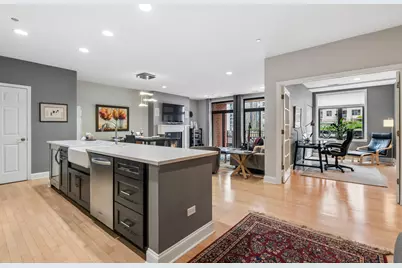33 W Huron Street #606, Chicago, IL 60654 - Photo 6