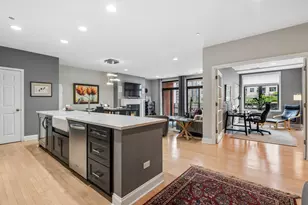 33 W Huron St, Chicago, IL 60654 - Photo 6