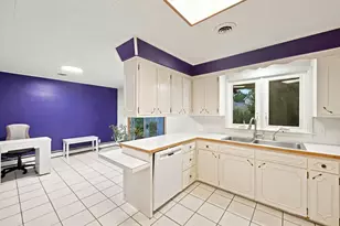 525 E High St, Sycamore, IL 60178 - Photo 14