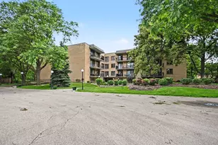 6935 N Milwaukee Ave, Niles, IL 60714 - Photo 1