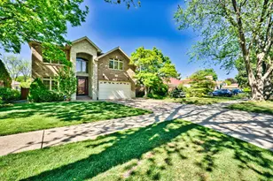 5044 Coyle Ave, Skokie, IL 60077 - Photo 2