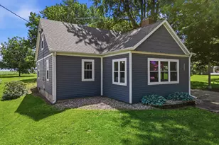 210 N Main St, Coleta, IL 61081 - Photo 2