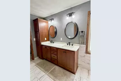 310 Bellaire Drive, Winnebago, IL 61088 - Photo 10