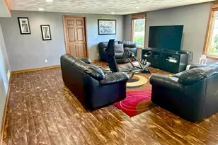 310 Bellaire Dr, Winnebago, IL 61088 - Photo 12