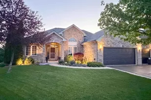310 Bellaire Dr, Winnebago, IL 61088 - Photo 1