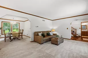 43W683 Hawkeye Dr, Elburn, IL 60119 - Photo 4