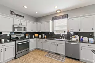 1961 Broadsmore Dr, Algonquin, IL 60102 - Photo 8